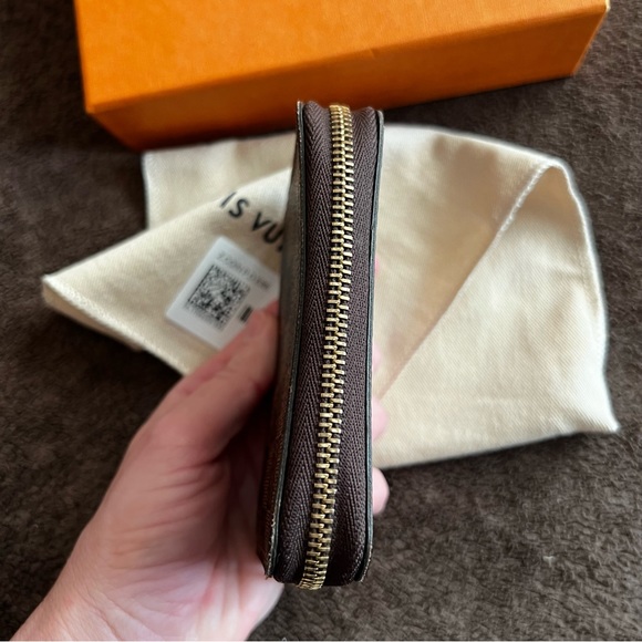 LOUIS VUITTON DAMIER EBENE ZIPPY COIN PURSE WALLET - Picture 5 of 16